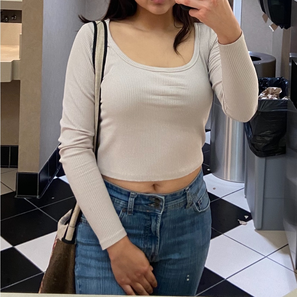 H&M Cropped Pale Pink Long Sleeve Top - Women’s medium